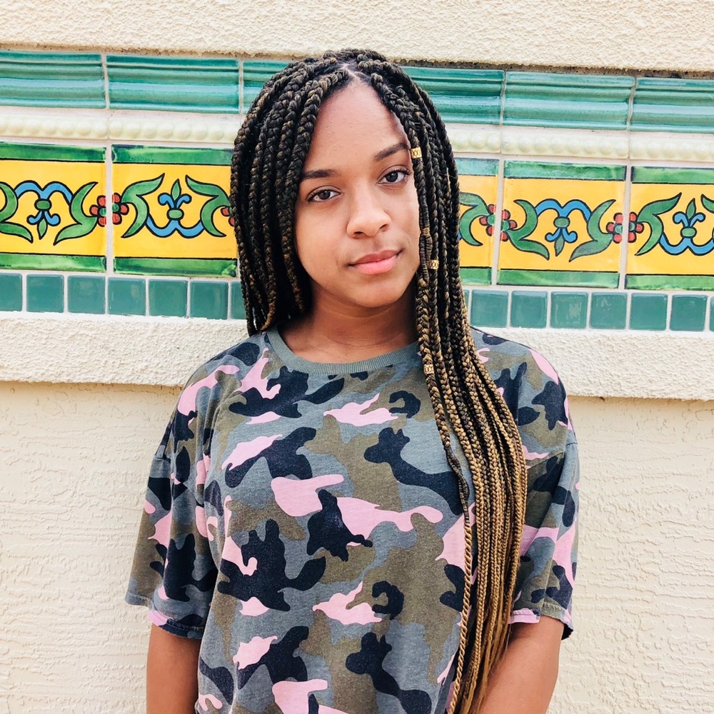 Meet your Posher, Danae